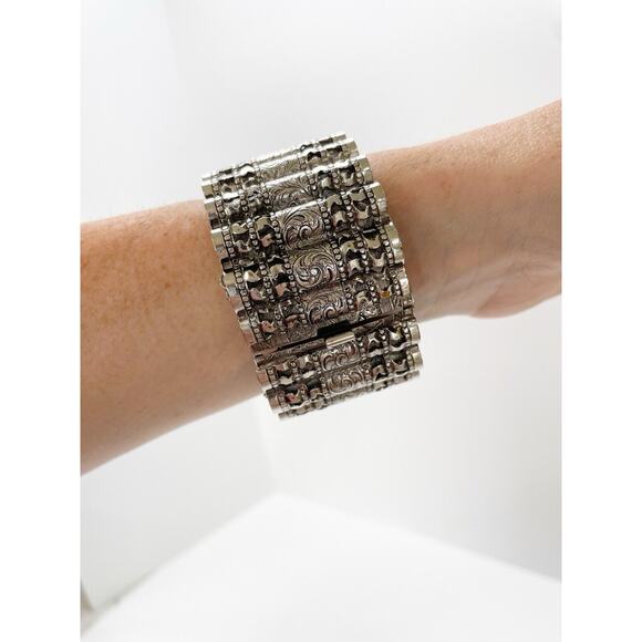 Vargas Victorian Style Pierced Repoussé Silver Clamper Bracelet Cuff Vintage - Picture 12 of 12